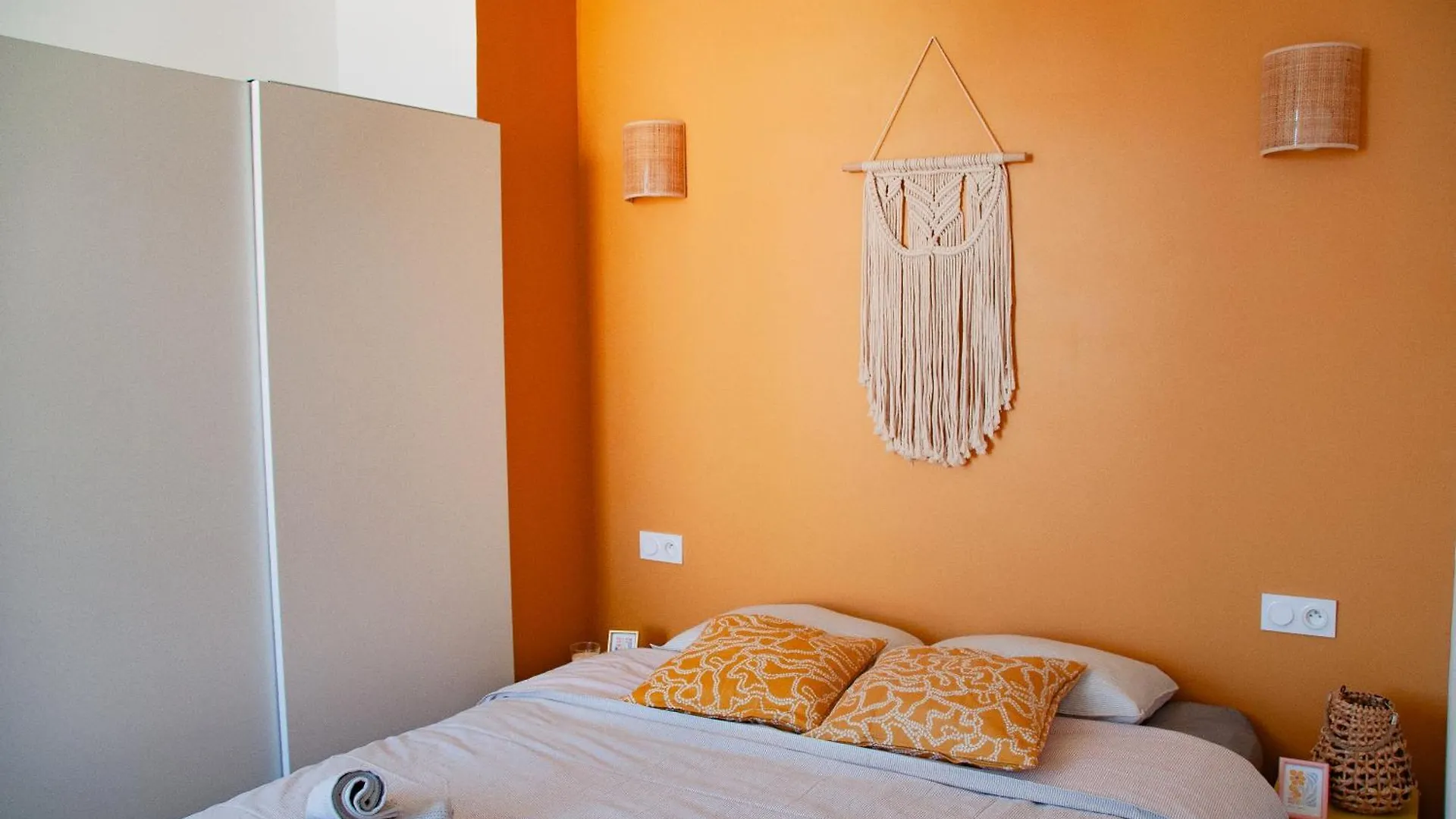 Bandol - Appartement Corneille 0*,  France